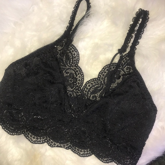BLACK LACE FLORAL BRALETTE - Picture 1 of 3